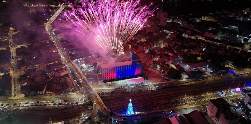 Barra Mansa terá Cantata de Natal com espetáculo de luz e som no prédio da Prefeitura